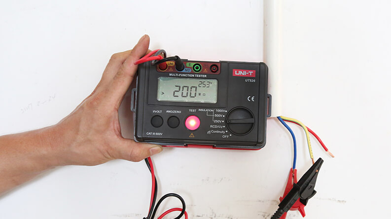 UT526 Isolationsmessgerät,  CAT III 600V, 10000 Counts