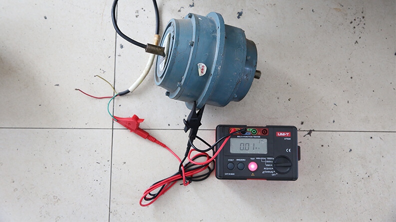 UT526 Isolationsmessgerät,  CAT III 600V, 10000 Counts