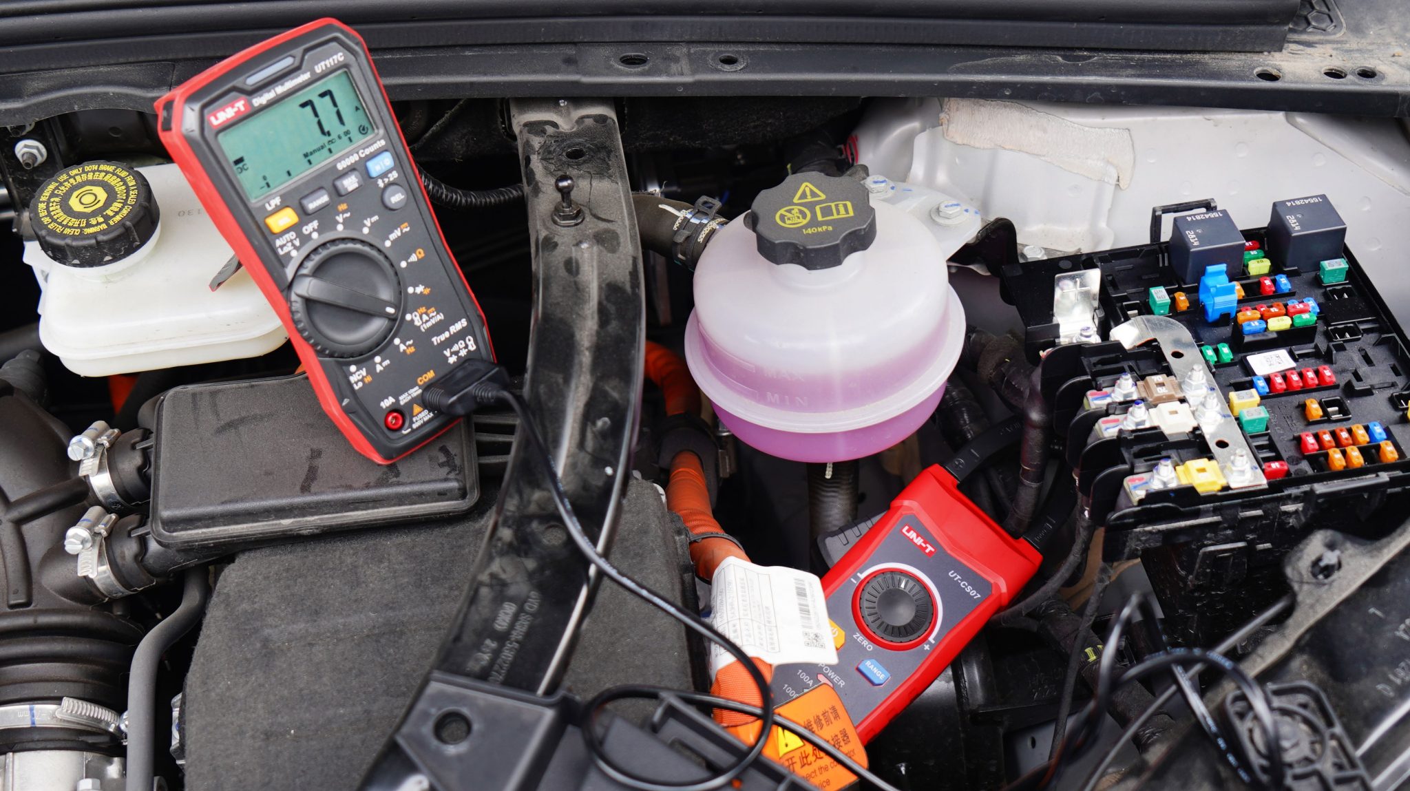 ut-cs07-stromzangensonde-anwendung-current-clamp-application-3