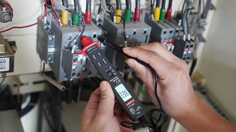 UT118B-AC-Voltage-Measurement 