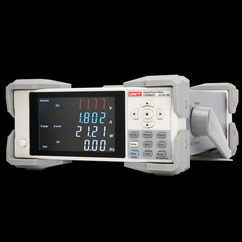 Präziser Leistungsmesser UTE9802+ von UNI-T mit Silikonschutz, das Display zeigt eine DC-Leistungsmessung von 21.21 Watt.