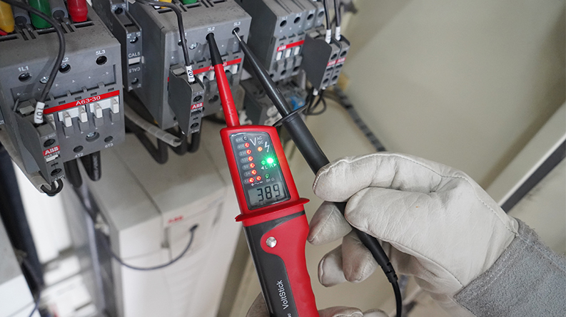 UT15C-voltage-measurement 