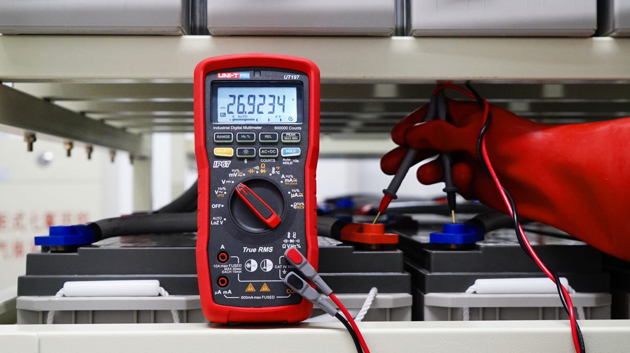 ut197-professionelles-digital-multimeter-industrieanwendungen-anwendungsbeispiel-professional-digitalmultimeter-application-2