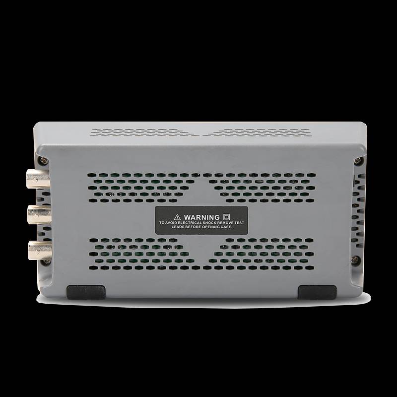 Rückansicht des UNI-T UTG962E Arbiträr-Funktionsgenerators mit Fokus auf die Belüftung und das Sicherheitslabel, freigestellt.