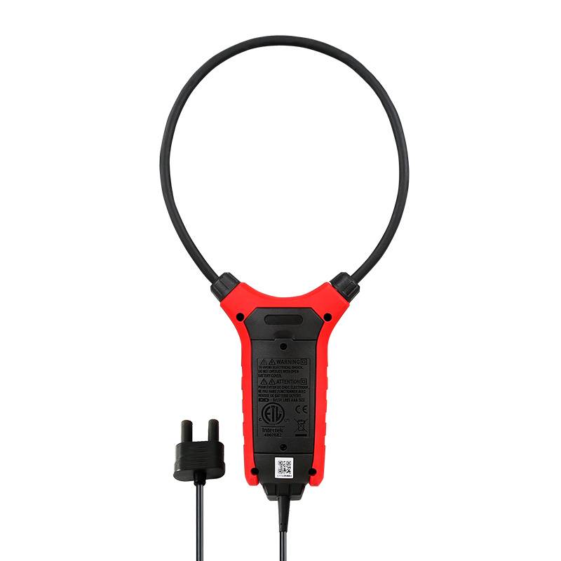 Rückseite des robusten UNI-T UT-CS09D Stromzangensensors mit Sicherheitszertifizierungen wie CAT IV 600V und CE-Kennzeichnung.