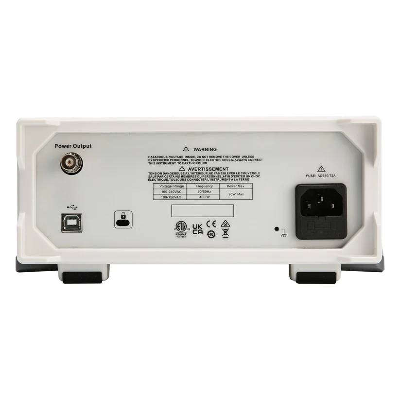 Rückseite des UNI-T UTG1022X Funktionsgenerators mit allen Anschlüssen: Netzanschluss, USB-Port und Sicherung.