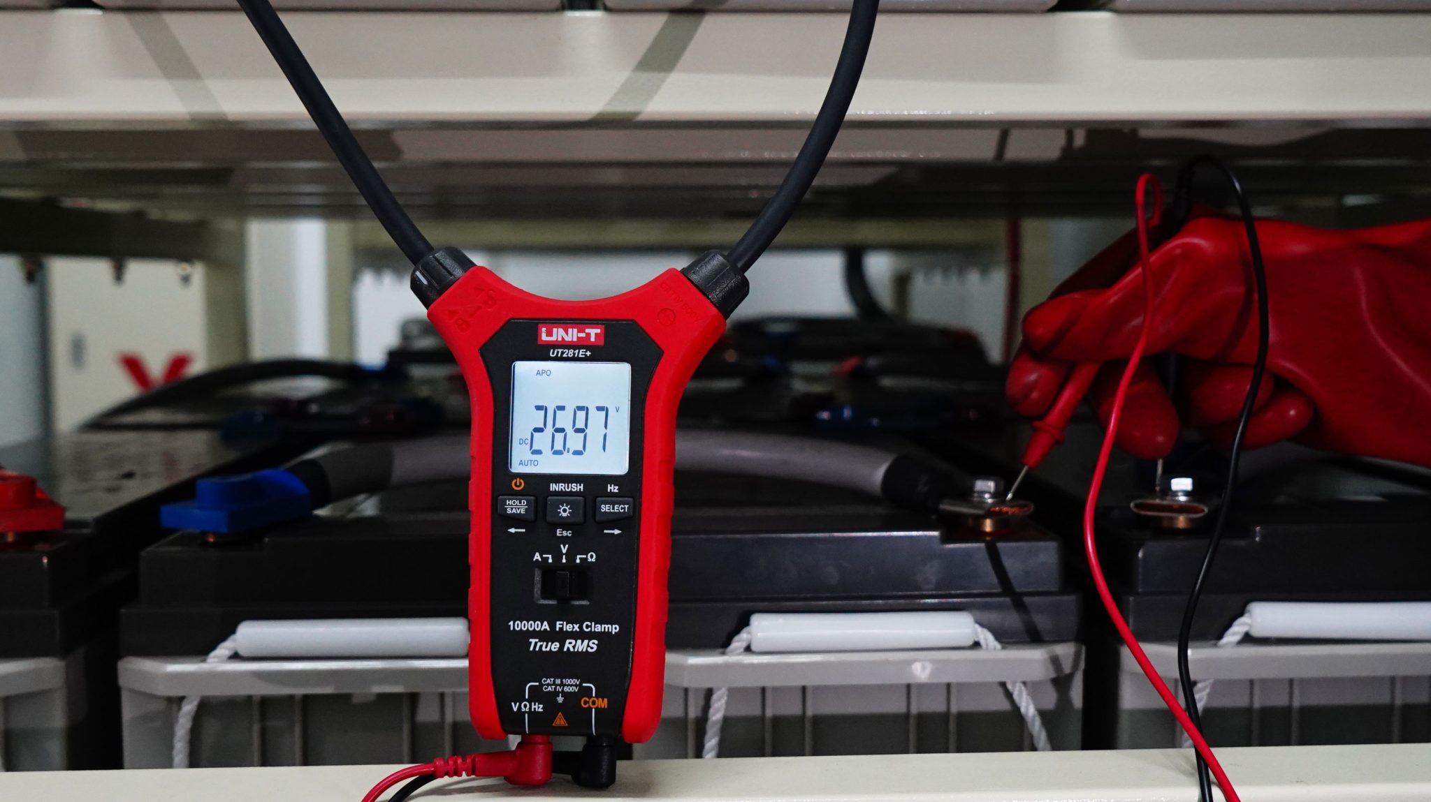 ut281e+-flex-stromzange-flexible-stranzange-anwendung-flex-clamp-meter-application-4