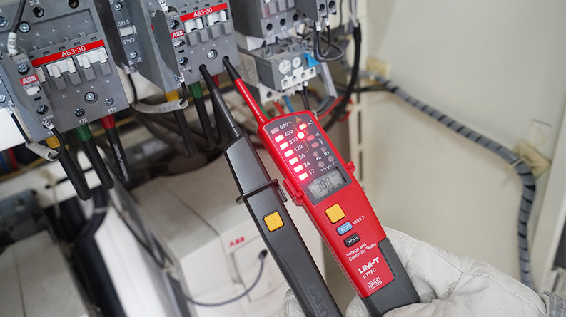 UT18C-voltage-measurement 
