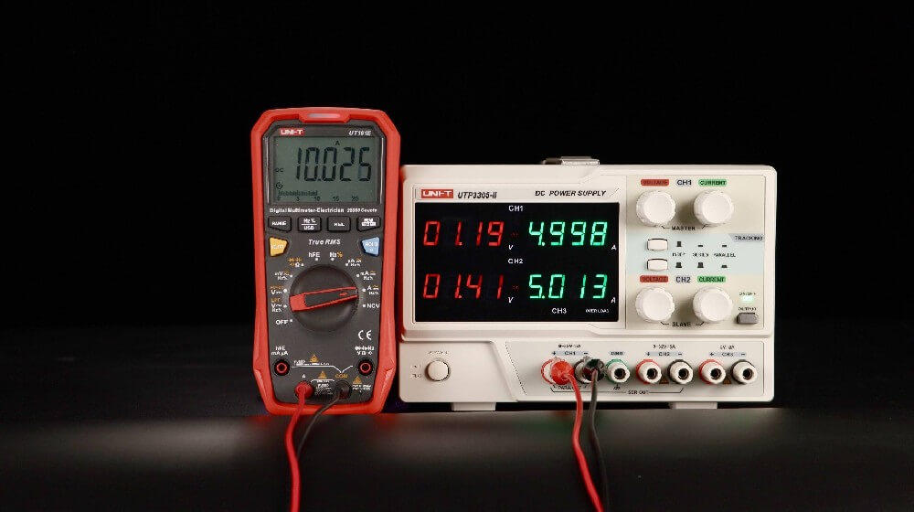 utp3305-ii-three-channel-linear-dc-power-supply-uni-t-uni-trend-labornetzteil-example 