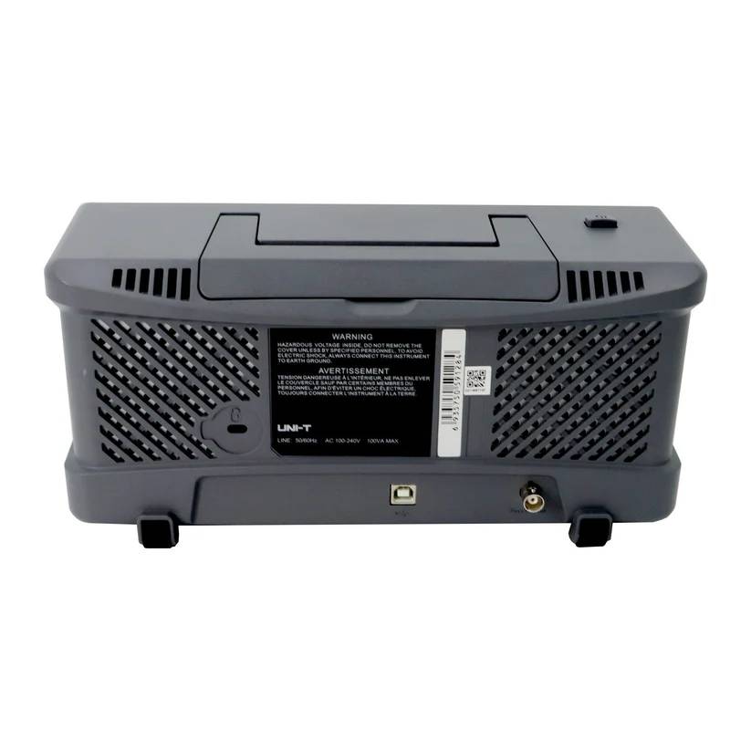 Rückansicht des UNI-T UTD2052CL+ Oszilloskops mit allen Anschlüssen wie Netzanschluss und USB-Port.
