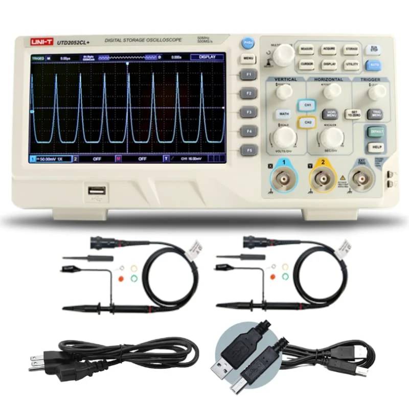 UNI-T UTD2052CL+ Oszilloskop mit komplettem Lieferumfang: Tastköpfe, Netzkabel und USB-Kabel.